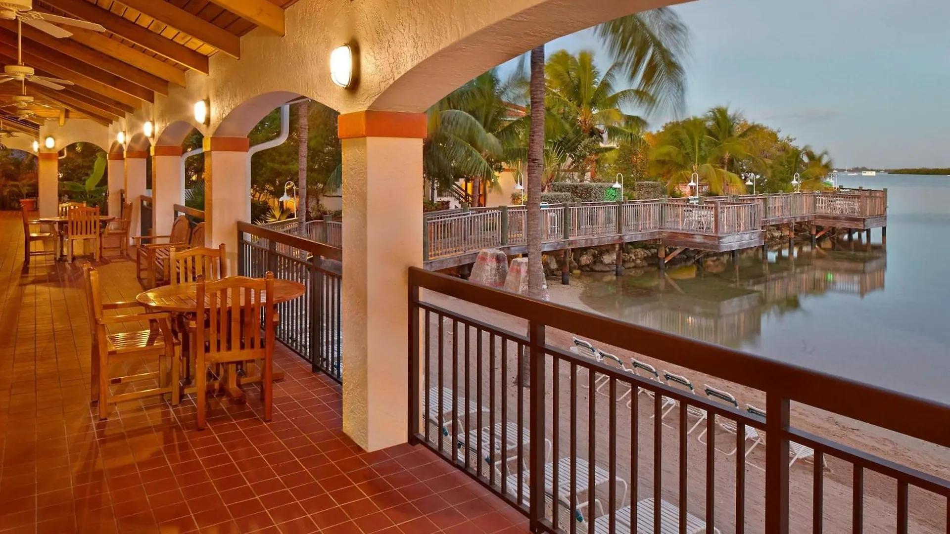 Hotel Courtyard By Marriott Key West Waterfront 3*,