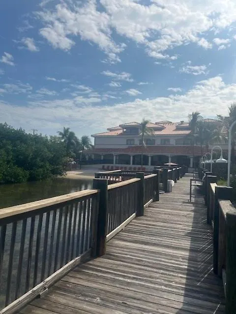 Hotel Courtyard By Marriott Key West Waterfront 3*,